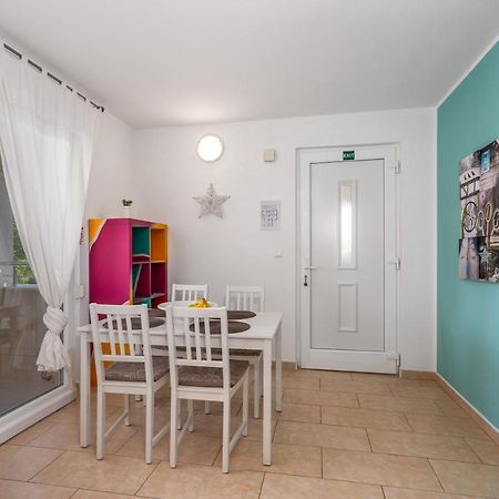 Apartments Tamaris Malinska Esterno foto