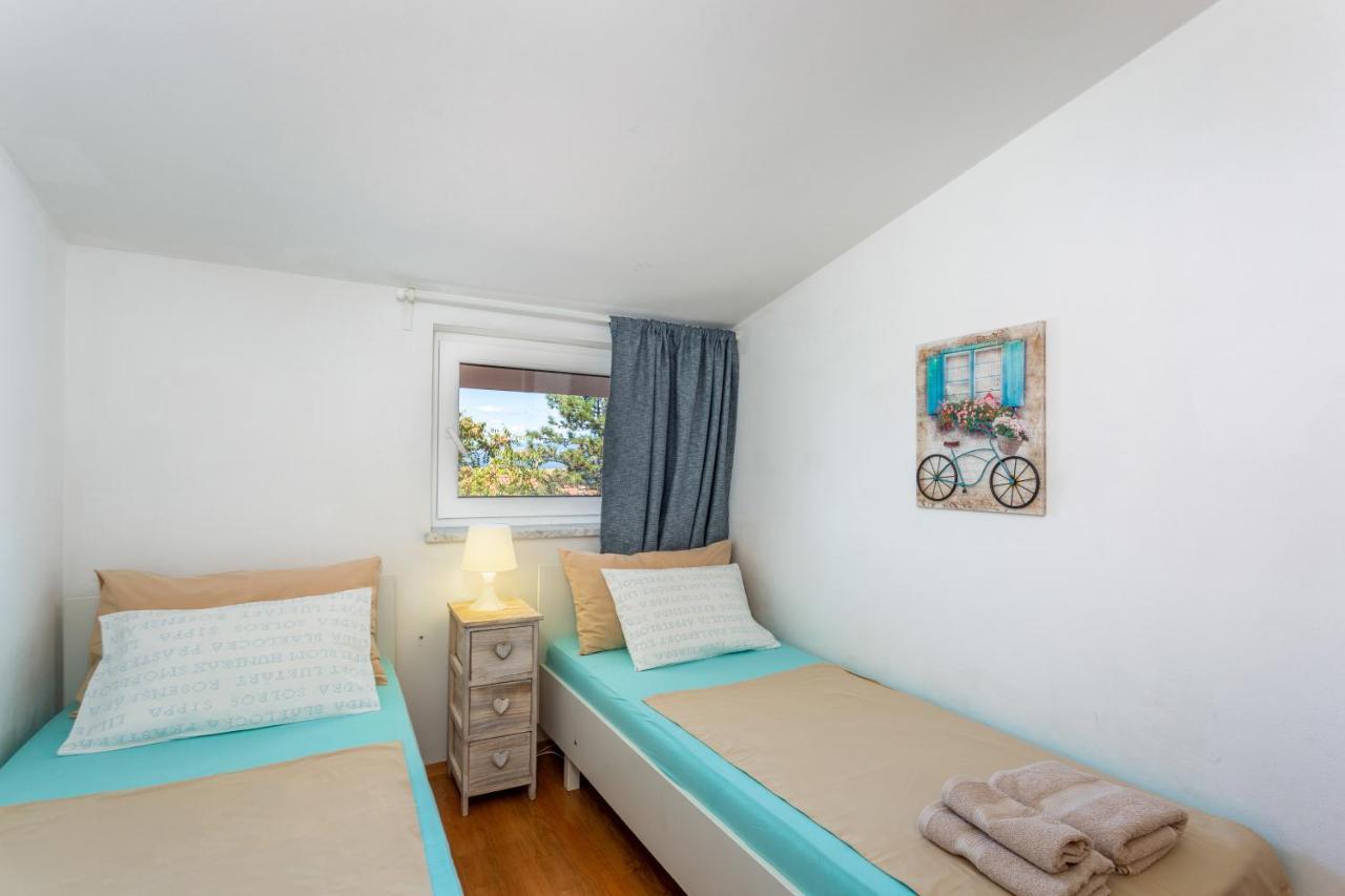 Apartments Tamaris Malinska Esterno foto